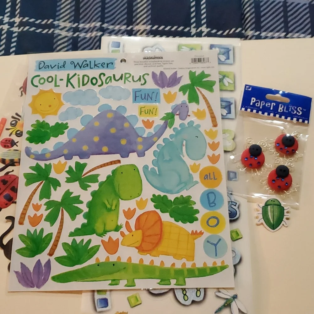 💥Sticker Bundle Lot Bugs Bees Butterflys Dinosaurs Stickers New - Picture 5 of 8